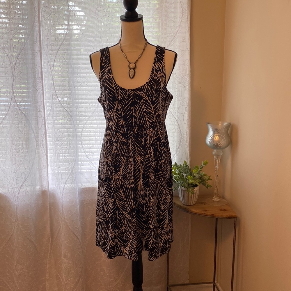 Black and white leaf print empire waist tank dress with pockets